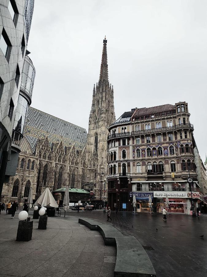 Center ! 2 Stops From The City Center! Viena Exterior foto